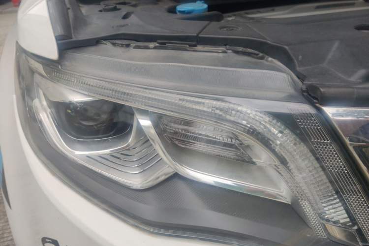 Used Geely Auto Emgrand X7 Sport 2016 1.8TD Automatic ZhiZun Version Right Front Headlight