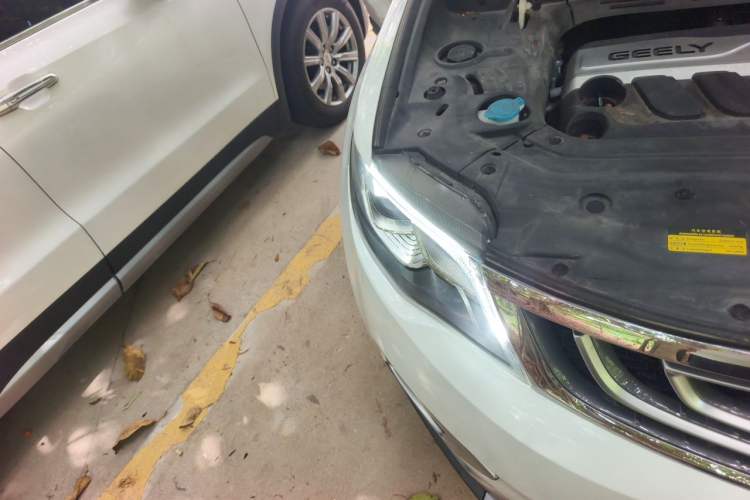 Used Geely Auto Emgrand X7 Sport 2016 1.8TD Automatic Smart Model Right Front Headlight