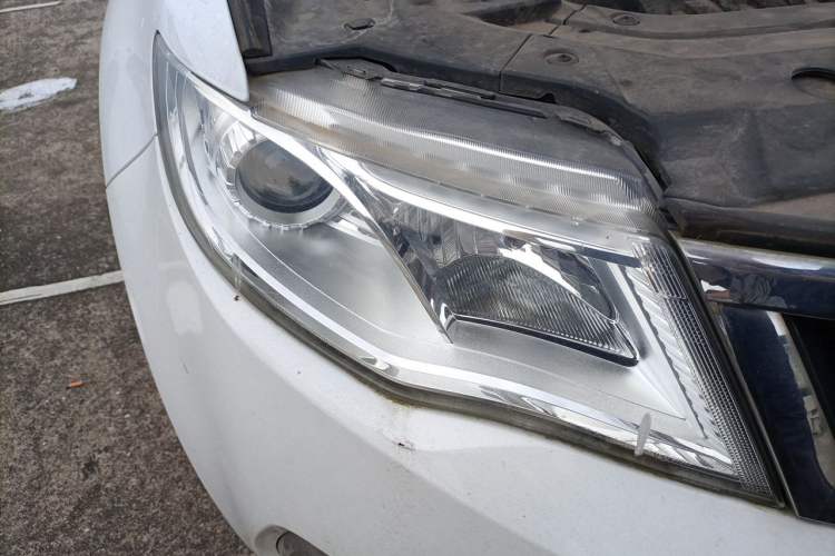 Used Geely Auto Emgrand X7 Sport 2016 2.0L Manual Smart Connect Version Right Front Headlight