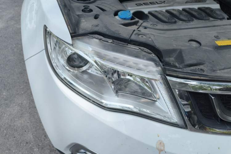 Used Geely Auto Emgrand X7 Sport 2016 1.8TD Automatic Smart Connectivity Version Right Front Headlight