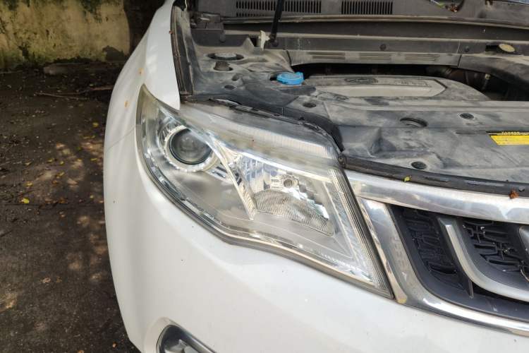 Used Geely Auto Emgrand X7 Sport 2016 2.0L Manual ZhiShang Version Right Front Headlight
