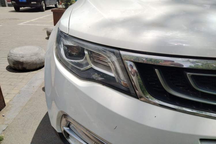 Used Geely Auto Emgrand X7 Sport 2016 1.8TD Automatic ZhiZun Version Right Front Headlight
