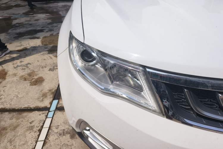 Used Geely Auto Emgrand X7 Sport 2016 1.8TD Automatic Smart Connectivity Version Right Front Headlight