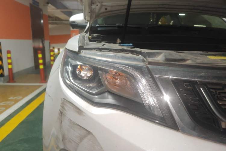 Used Geely Auto Emgrand X7 Sport 2016 1.8TD Automatic ZhiZun Version Right Front Headlight