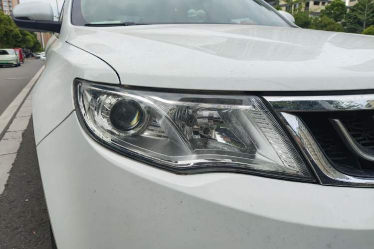 Used Geely Auto Emgrand X7 Sport 2016 1.8TD Automatic ZhiShang Model Right Front Headlight