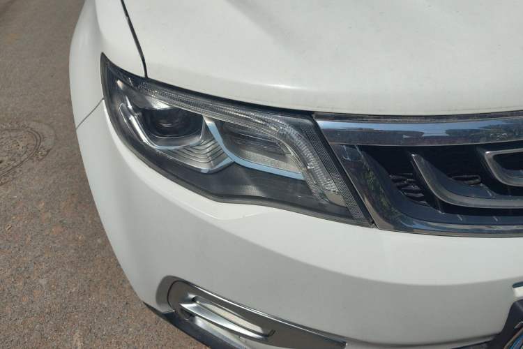 Used Geely Auto Emgrand X7 Sport 2016 1.8TD Automatic ZhiZun Version Right Front Headlight
