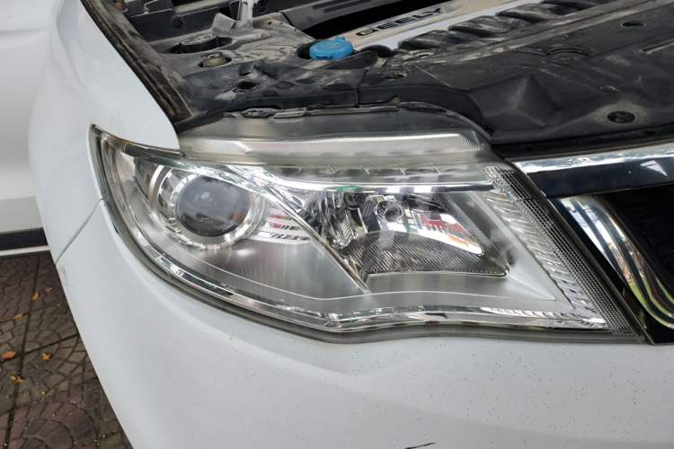 Used Geely Auto Emgrand X7 Sport 2016 1.8TD Automatic Smart Connectivity Version Right Front Headlight