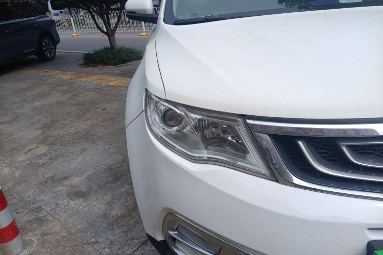 Used Geely Auto Emgrand X7 Sport 2016 2.0L Manual Smart Connect Version Right Front Headlight