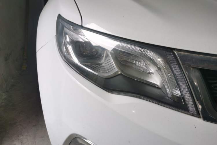 Used Geely Auto Emgrand X7 Sport 2016 1.8TD Automatic Smart Model Right Front Headlight
