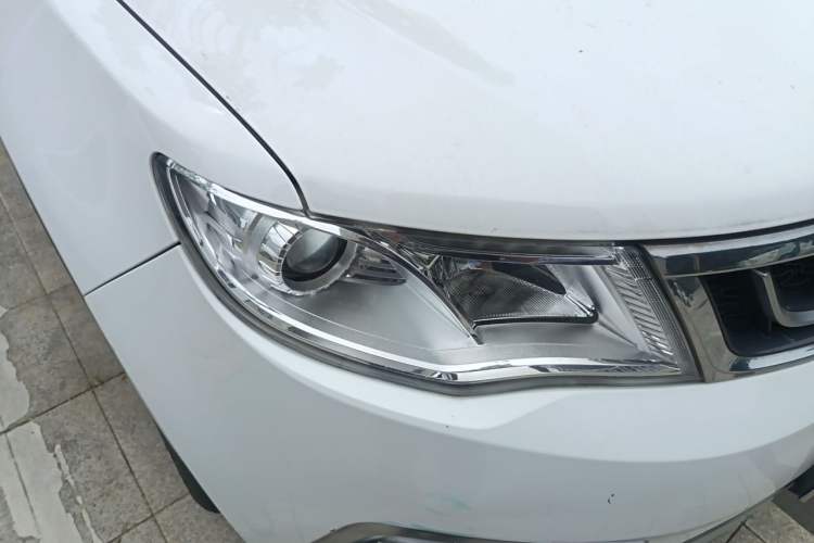 Used Geely Auto Emgrand X7 Sport 2016 1.8TD Automatic Smart Connectivity Version Right Front Headlight