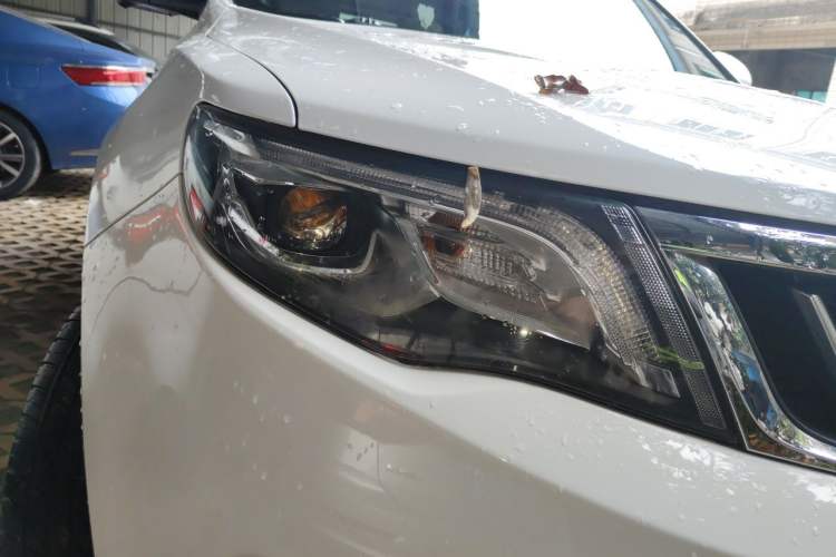 Used Geely Auto Emgrand X7 Sport 2016 1.8TD Automatic ZhiZun Version Right Front Headlight