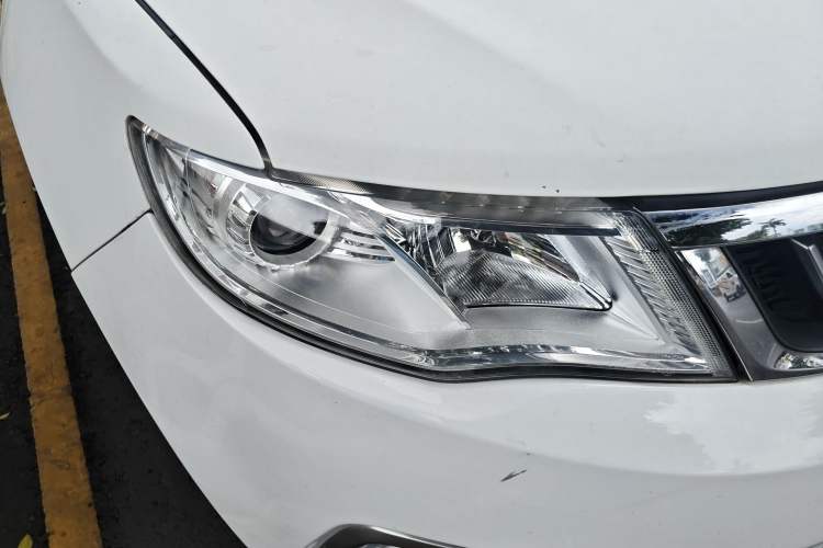 Used Geely Auto Emgrand X7 Sport 2016 1.8TD Automatic ZhiShang Model Right Front Headlight