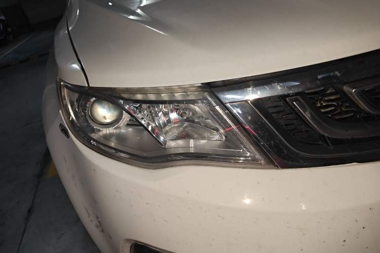 Used Geely Auto Emgrand X7 Sport 2016 1.8TD Automatic ZhiShang Model Right Front Headlight