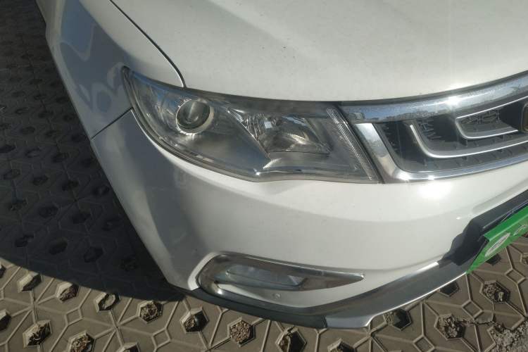 Used Geely Auto Emgrand X7 Sport 2016 2.0L Manual ZhiShang Version Right Front Headlight