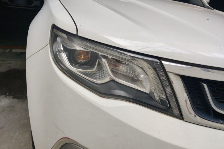 Used Geely Auto Emgrand X7 Sport 2016 1.8TD Automatic Smart Model Right Front Headlight