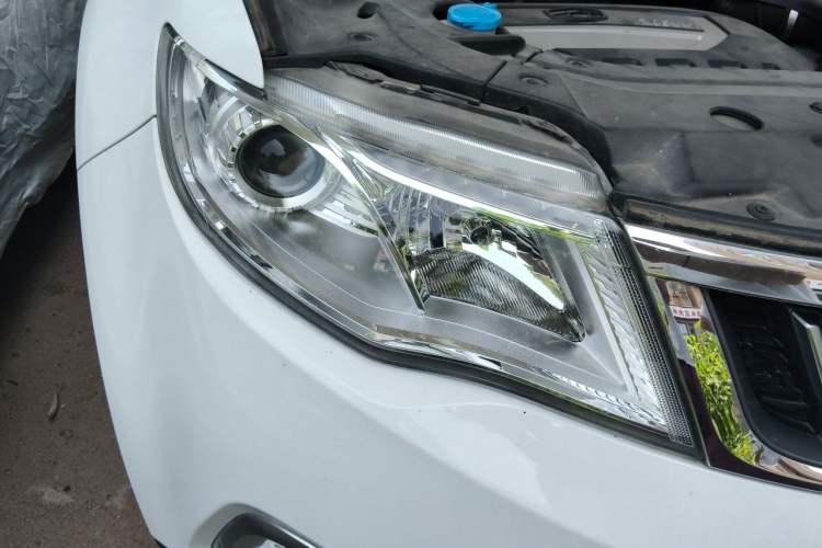 Used Geely Auto Emgrand X7 Sport 2016 2.0L Manual ZhiShang Version Right Front Headlight