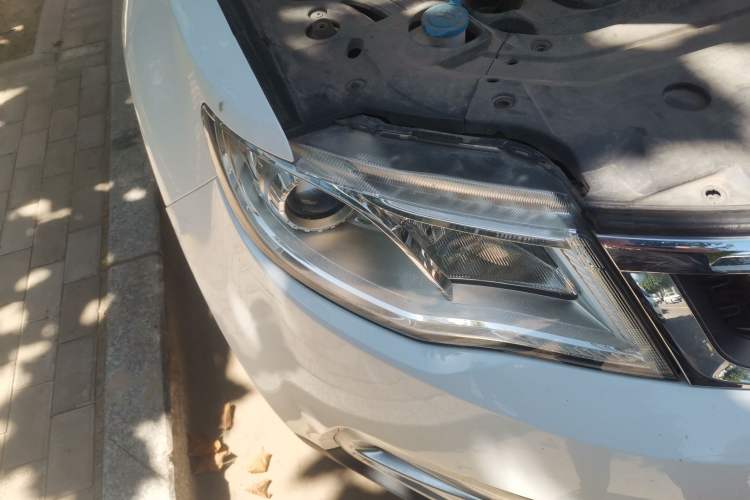 Used Geely Auto Emgrand X7 Sport 2016 1.8TD Automatic ZhiShang Model Right Front Headlight