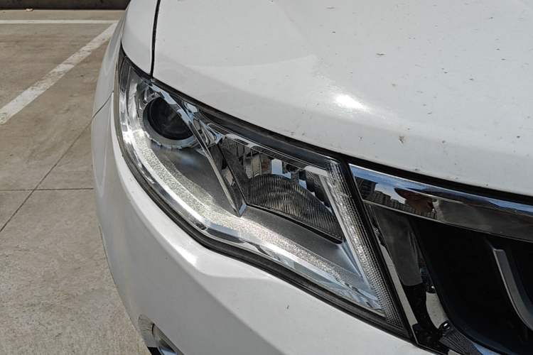 Used Geely Auto Emgrand X7 Sport 2016 1.8TD Automatic Smart Connectivity Version Right Front Headlight