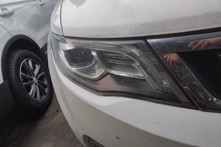 Used Geely Auto Emgrand X7 Sport 2016 1.8TD Automatic Smart Model Right Front Headlight