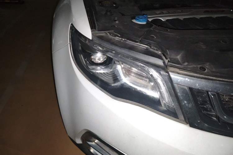 Used Geely Auto Emgrand X7 Sport 2016 1.8TD Automatic Smart Model Right Front Headlight