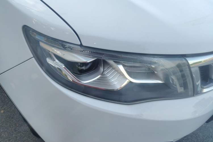 Used Geely Auto Emgrand X7 Sport 2016 1.8TD Automatic Smart Model Right Front Headlight