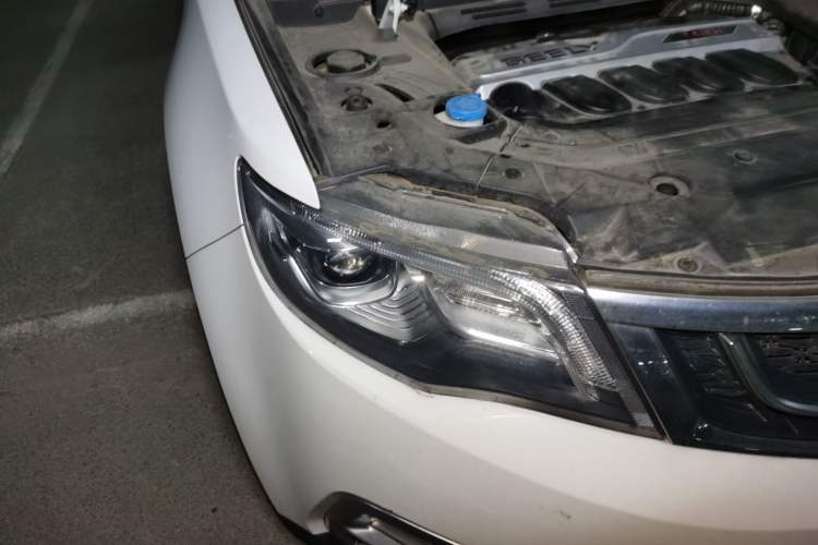 Used Geely Auto Emgrand X7 Sport 2016 1.8TD Automatic ZhiZun Version Right Front Headlight