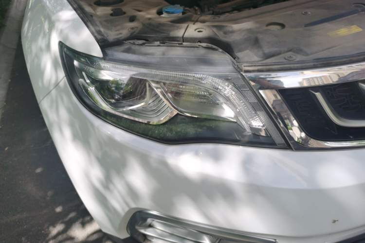 Used Geely Auto Emgrand X7 Sport 2016 1.8TD Automatic ZhiZun Version Right Front Headlight