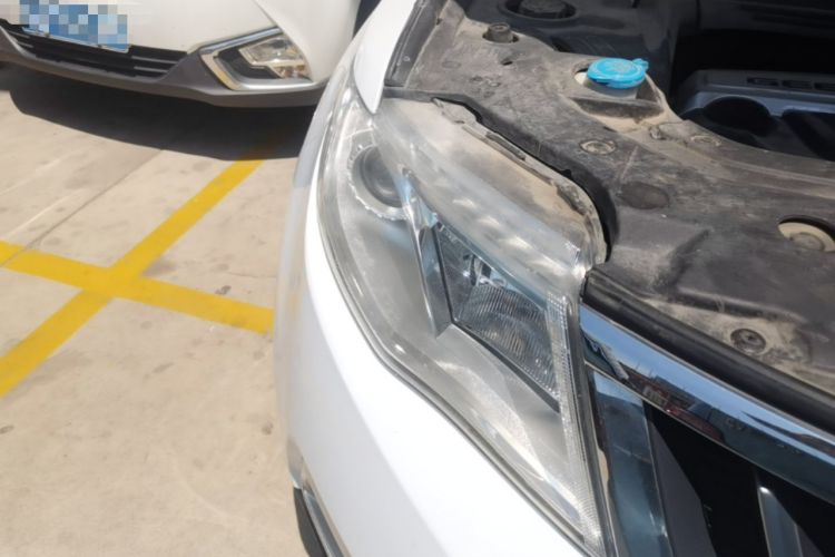 Used Geely Auto Emgrand X7 Sport 2016 1.8TD Automatic ZhiShang Model Right Front Headlight