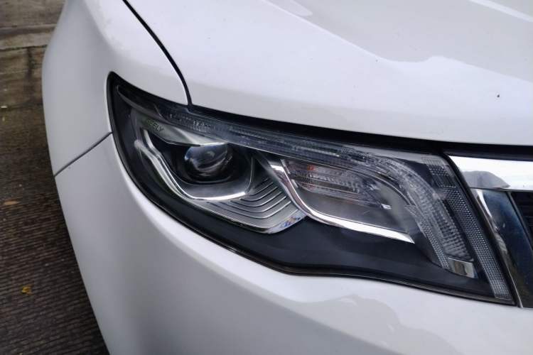 Used Geely Auto Emgrand X7 Sport 2016 2.0L Manual Smart Connect Version Right Front Headlight