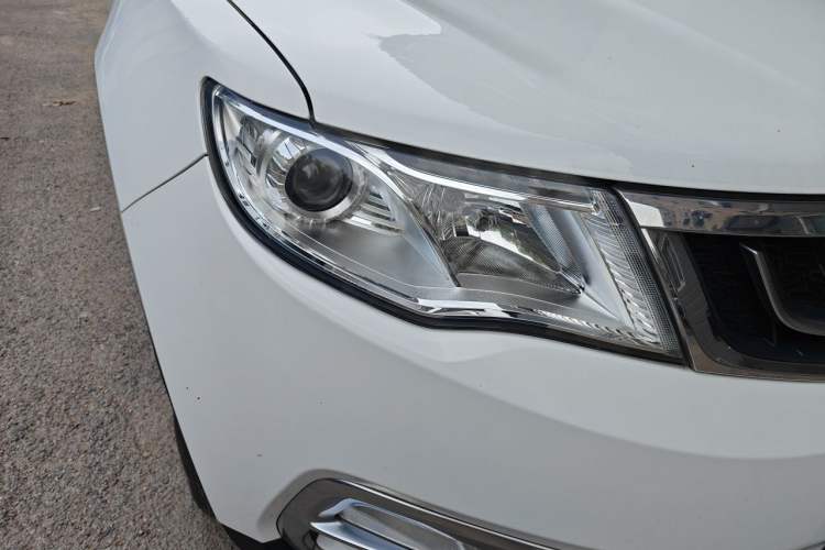 Used Geely Auto Emgrand X7 Sport 2016 1.8TD Automatic ZhiShang Model Right Front Headlight