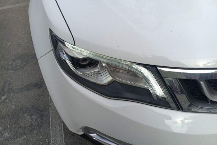 Used Geely Auto Emgrand X7 Sport 2016 1.8TD Automatic Smart Model Right Front Headlight