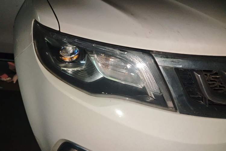 Used Geely Auto Emgrand X7 Sport 2016 1.8TD Automatic Smart Connectivity Version Right Front Headlight