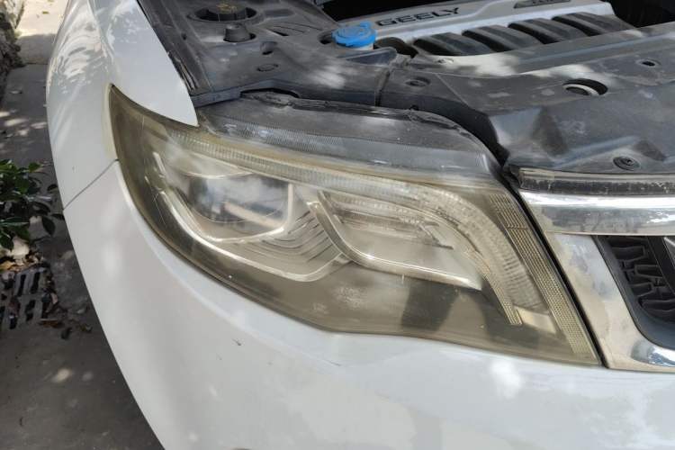 Used Geely Auto Emgrand X7 Sport 2016 1.8TD Automatic ZhiZun Version Right Front Headlight