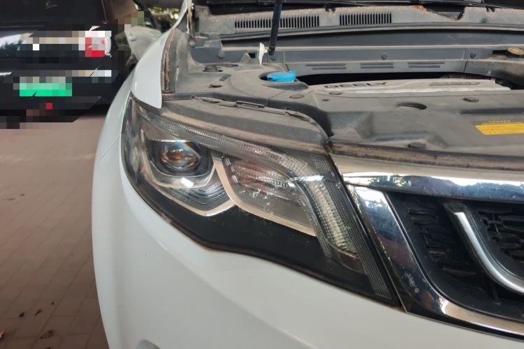 Used Geely Auto Emgrand X7 Sport 2016 1.8TD Automatic Smart Model Right Front Headlight