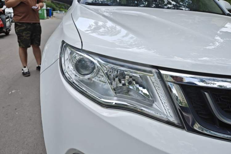 Used Geely Auto Emgrand X7 Sport 2016 1.8TD Automatic Smart Connectivity Version Right Front Headlight