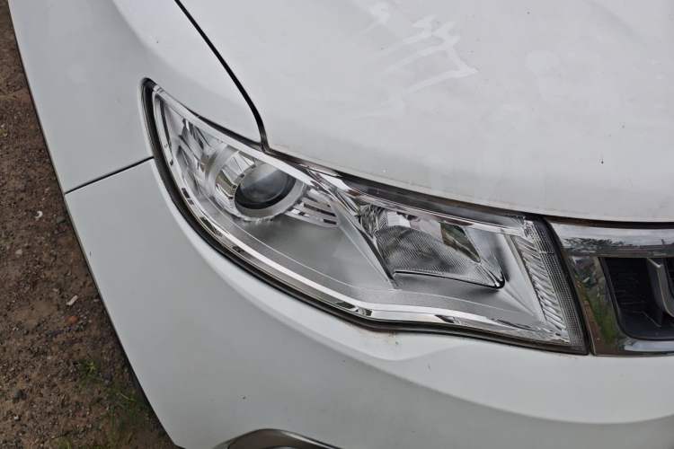 Used Geely Auto Emgrand X7 Sport 2016 2.0L Manual ZhiShang Version Right Front Headlight