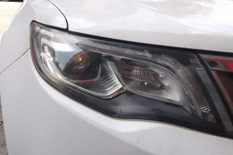 Used Geely Auto Emgrand X7 Sport 2016 1.8TD Automatic ZhiZun Version Right Front Headlight