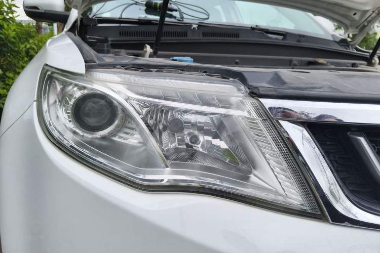 Used Geely Auto Emgrand X7 Sport 2016 1.8TD Automatic Smart Connectivity Version Right Front Headlight
