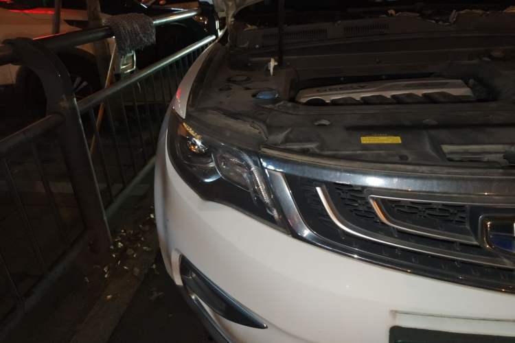 Used Geely Auto Emgrand X7 Sport 2016 1.8TD Automatic Smart Model Right Front Headlight