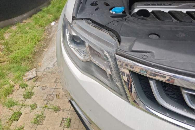 Used Geely Auto Emgrand X7 Sport 2016 1.8TD Automatic Smart Model Right Front Headlight