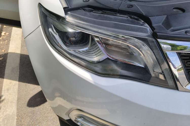 Used Geely Auto Emgrand X7 Sport 2016 1.8TD Automatic ZhiZun Version Right Front Headlight