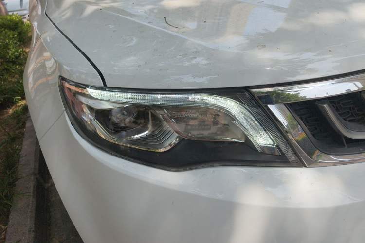 Used Geely Auto Emgrand X7 Sport 2016 1.8TD Automatic Smart Model Right Front Headlight