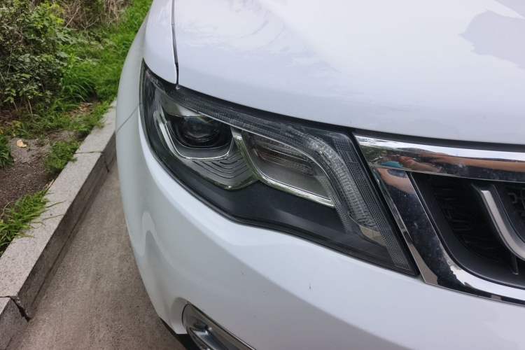 Used Geely Auto Emgrand X7 Sport 2016 1.8TD Automatic Smart Model Right Front Headlight