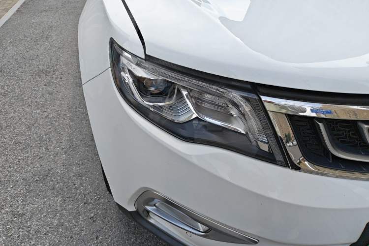 Used Geely Auto Emgrand X7 Sport 2016 1.8TD Automatic ZhiZun Version Right Front Headlight