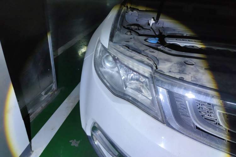Used Geely Auto Emgrand X7 Sport 2016 1.8TD Automatic ZhiShang Model Right Front Headlight
