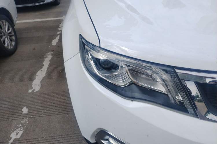 Used Geely Auto Emgrand X7 Sport 2016 1.8TD Automatic ZhiZun Version Right Front Headlight