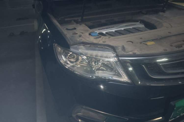 Used Geely Auto Emgrand X7 Sport 2016 1.8TD Automatic ZhiShang Model Right Front Headlight