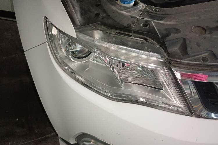 Used Geely Auto Emgrand X7 Sport 2016 1.8TD Automatic Smart Connectivity Version Right Front Headlight