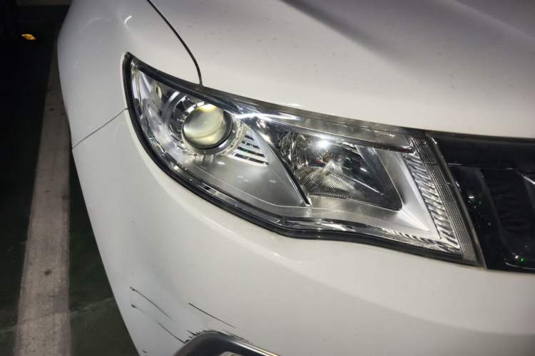 Used Geely Auto Emgrand X7 Sport 2016 2.0L Manual ZhiShang Version Right Front Headlight