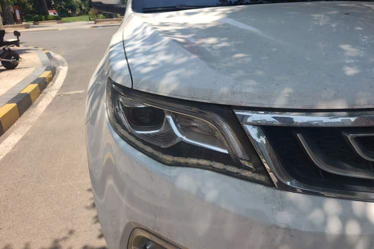 Used Geely Auto Emgrand X7 Sport 2016 1.8TD Automatic ZhiZun Version Right Front Headlight